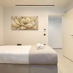 Foge Luxury Agios Onoufrios *