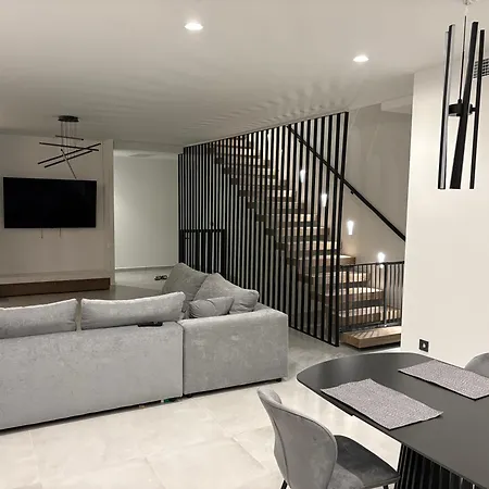 Foge Luxury Agios Onoufrios *