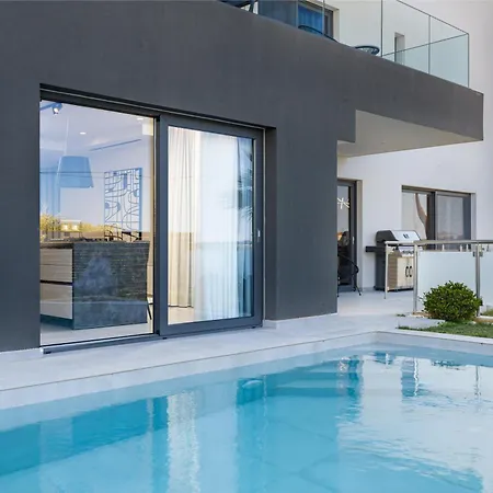Foge Luxury Agios Onoufrios *